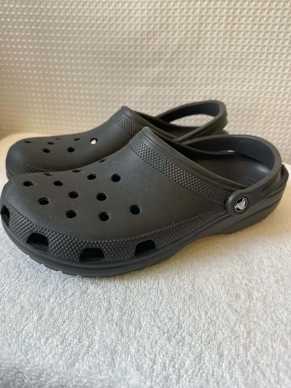 Crocs Classic Clogs Black Men's Size 11 - Picture 3 of 7